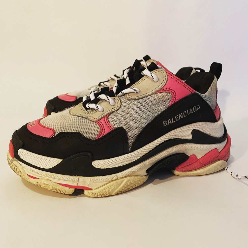 Sneakers - Picture 2 of 6